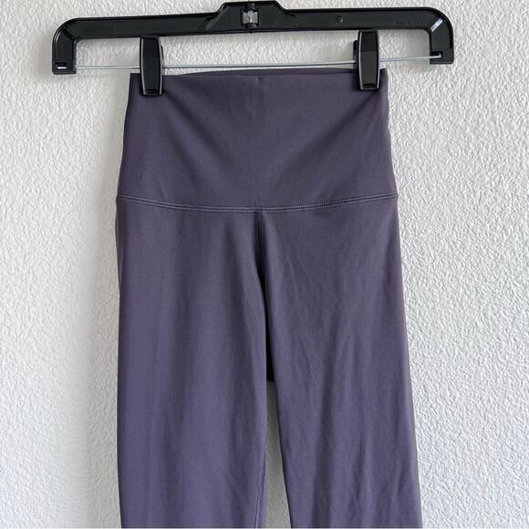 Everlane ReNew High Waist Athletic Leggings Purple - Picture 3 of 12